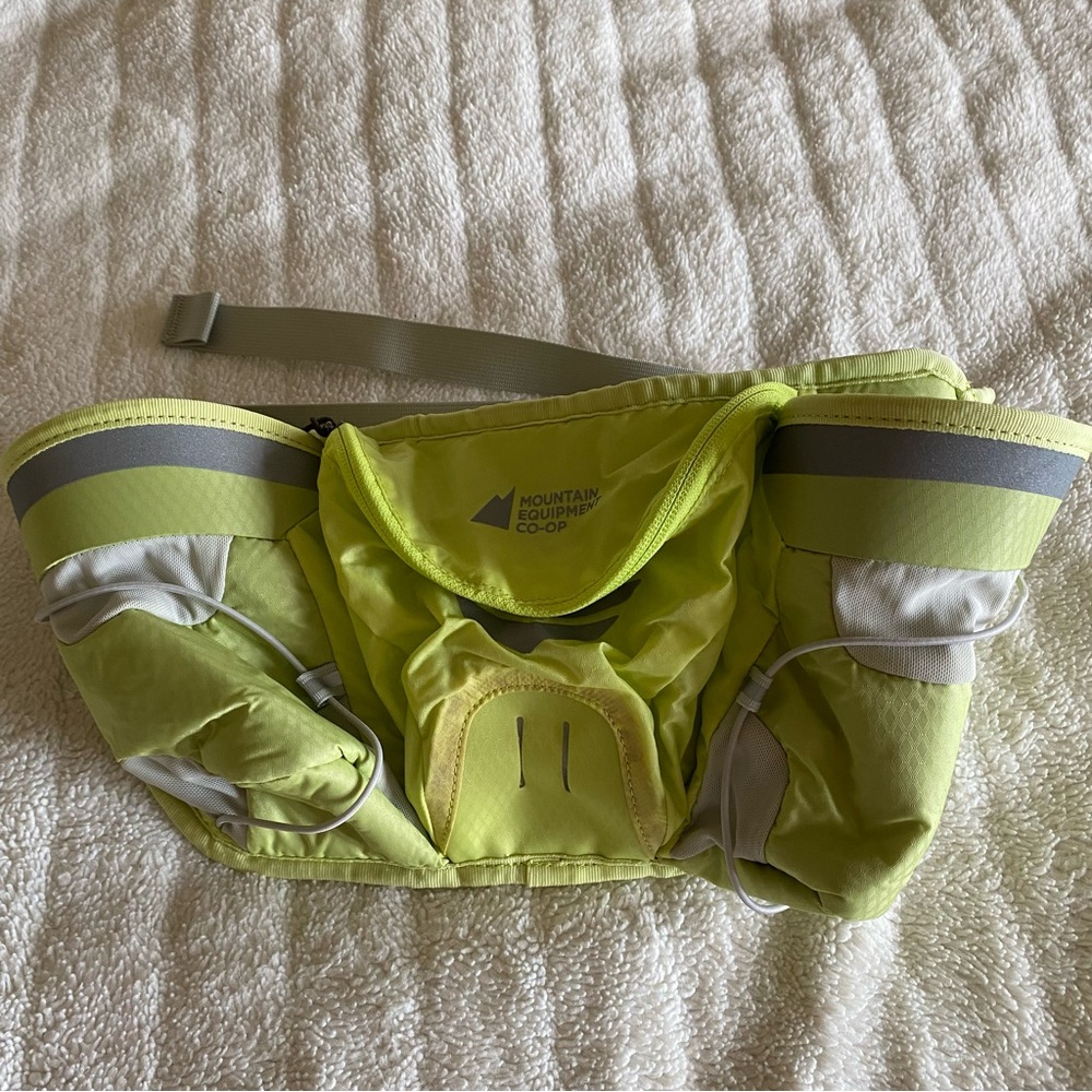 MEC Pace 200 Belt Waist Bag Running Cycling